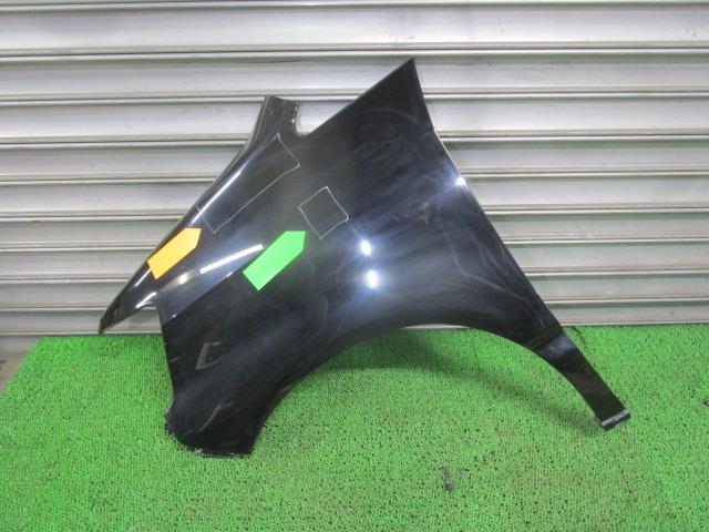 【中古】中古部品 ノア AZR60G 左ﾌﾛﾝﾄﾌｪﾝﾀﾞｰ 【3330540100-250422002510700】