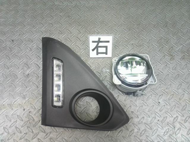 【中古】中古部品 トール M900S 右ﾌｫｸﾞﾗﾝﾌﾟ 【3330990700-202501002410850】
