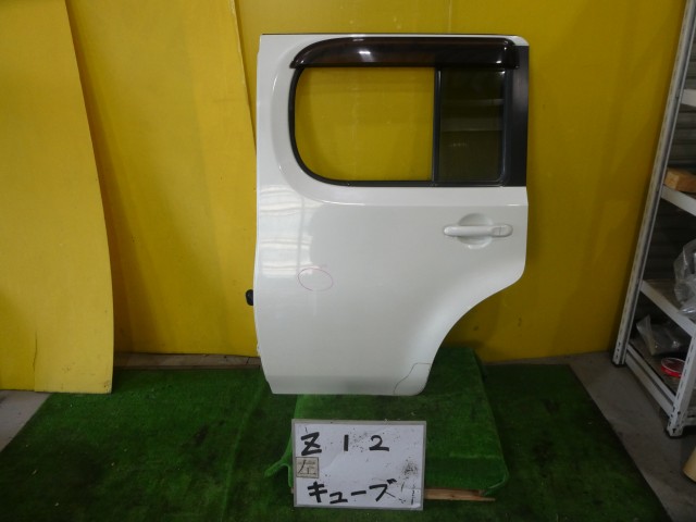 【中古】中古部品 キューブ Z12 左ﾘｱﾄﾞｱ 【3331010600-250415000713400】