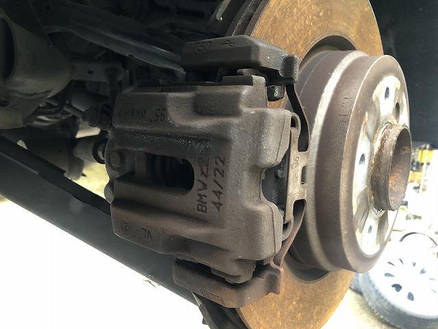 【中古】中古部品 BMW 3シリーズ WB35 左ﾘｱｷｬﾘﾊﾟｰ 【3310070100-0000Y0767444460】