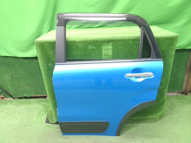 【中古】中古部品 キャスト LA250S 左ﾘｱﾄﾞｱ 【3310200100-000021818913400】