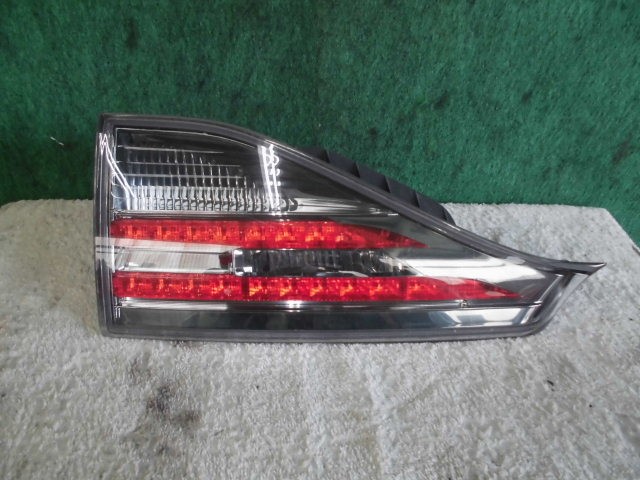 【中古】中古部品 レクサス CT ZWA10 左フィニッシャーパネル 【3310420000-000002348315220】