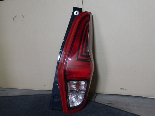 【中古】中古部品 ｅＫワゴン B33W 右ﾃｰﾙﾗﾝﾌﾟ 【3310420000-000010597515500】 4,780円