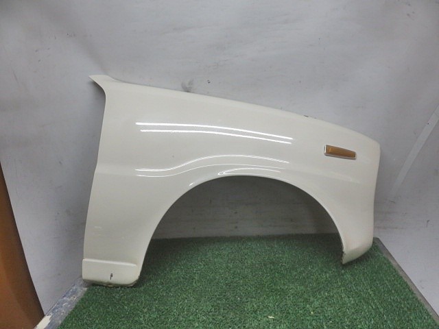【中古】中古部品 ミニカ A106A 右ﾌﾛﾝﾄﾌｪﾝﾀﾞｰ 【3330380100-000037014310600】