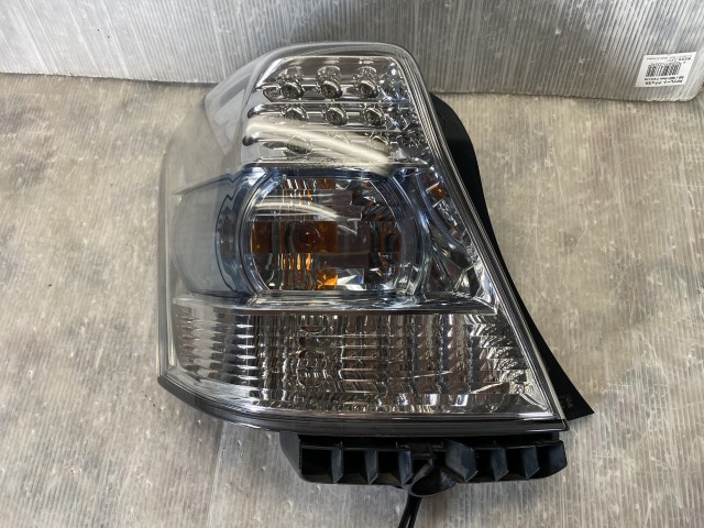 トヨタＳＡＩ DAA-AZK10 右テールランプ 楽天市場】【中古】中古部品 SAI AZK10 右ﾃｰﾙﾗﾝﾌﾟ