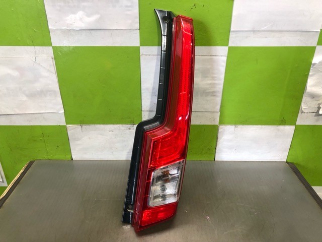 【中古】中古部品 ステラ LA150F 右ﾃｰﾙﾗﾝﾌﾟ 【3330530100-000005381115500】