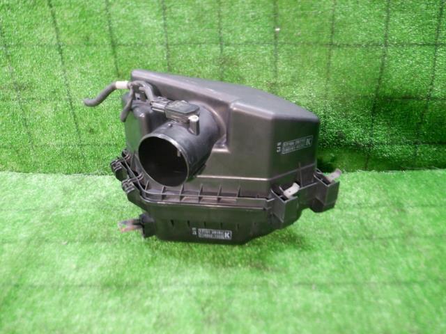 【中古】中古部品 ブレイド AZE154H エアクリーナー 【3330420100-250410000229050】