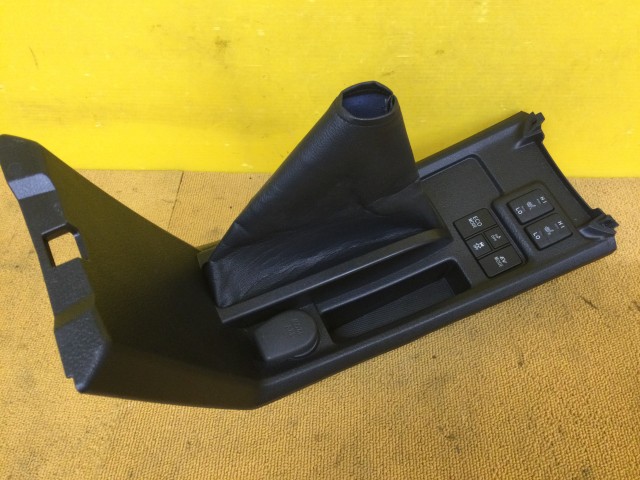 【中古】中古部品 カローラアクシオ NKE165 ｼﾌﾄﾚﾊﾞｰ 【3330960100-000052481537850】