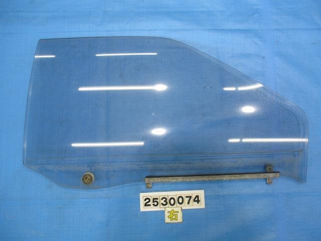 【中古】中古部品 カローラレビン AE92 右ﾌﾛﾝﾄﾄﾞｱｶﾞﾗｽ 【3310040100-000253007413130】
