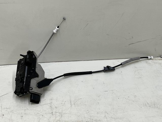 【中古】中古部品 シトロエン DS5 B85F02 左ﾘｱﾄﾞｱﾛｯｸｿﾚﾉｲﾄﾞ 【3310070100-0000A4048764580】