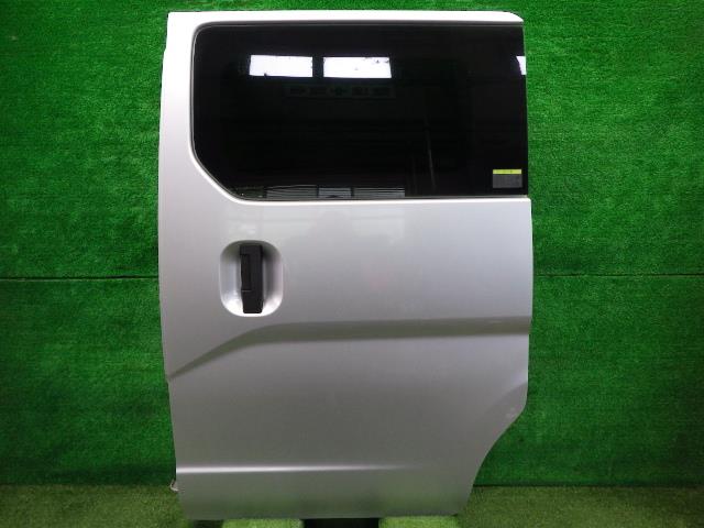 【中古】中古部品 NV200バネット VM20 左リアドア 【3330200100-242569000013400】|e-cleマート