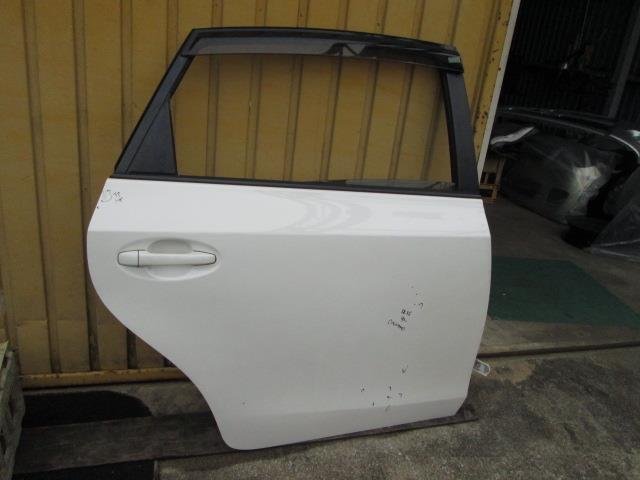 【中古】中古部品 プリウスα ZVW41W 右リアドア 【3310190100-000255000313300】|e-cleマート