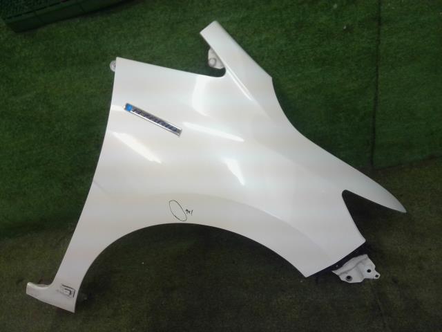 【中古】中古部品 シャトル GP7 右ﾌﾛﾝﾄﾌｪﾝﾀﾞｰ 【3310540000-000025143710600】
