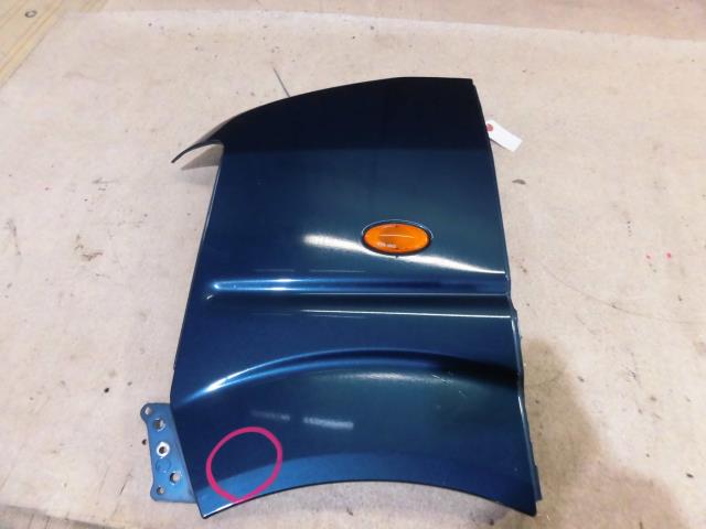 【中古】中古部品 スクラム DG64W 左フロントフェンダー 【3330810100-001566829910700】
