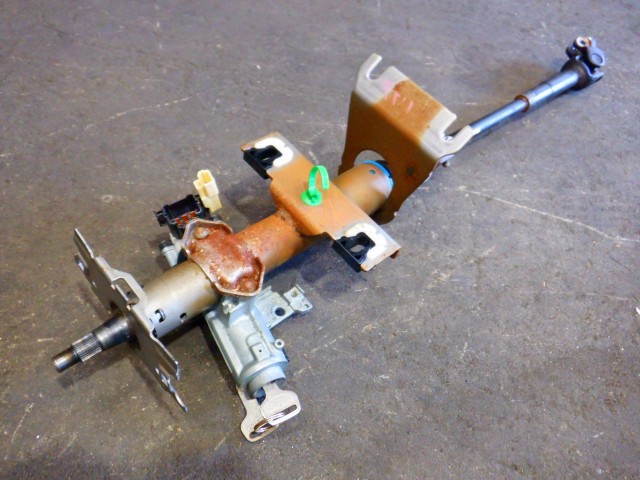 【中古】中古部品 キャリィ DA16T ｽﾃｱﾘﾝｸﾞｺﾗﾑ 【3340140100-000024301047140】