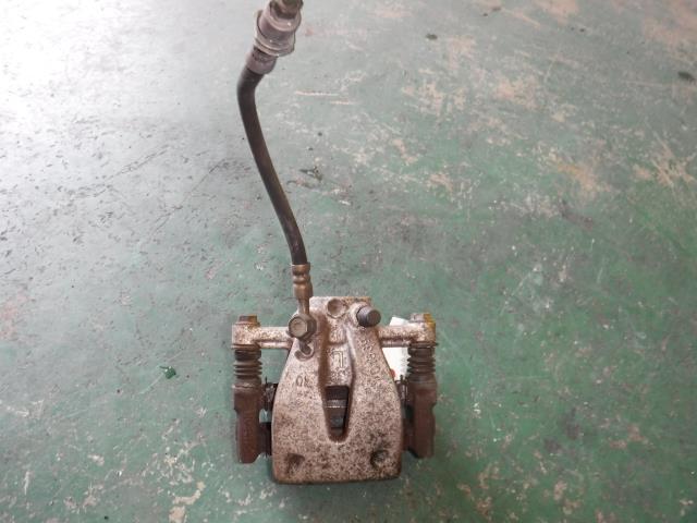 【中古】中古部品 アベンシス AZT250 左ﾘｱｷｬﾘﾊﾟｰ 【3330810100-001342332944460】