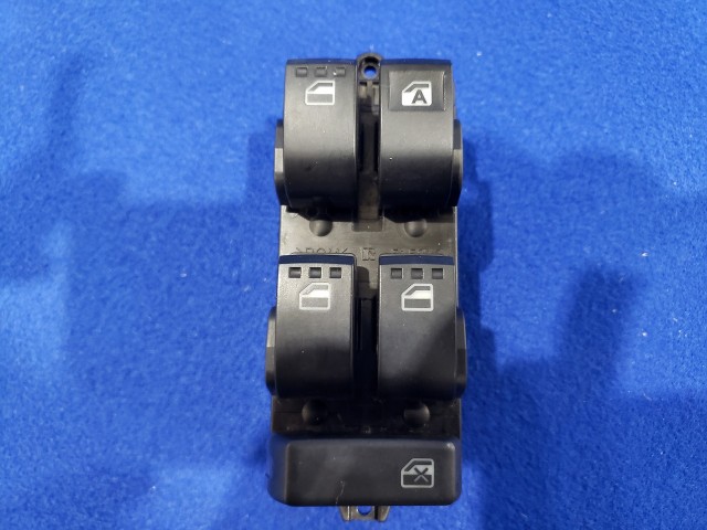 【中古】中古部品 ムーヴキャンバス LA800S ﾊﾟﾜｰｳｲﾝﾄﾞｳｽｲｯﾁ 【3310590000-000008858361900】