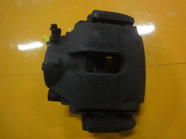【中古】中古部品 BMW 3シリーズ BL32 右ﾌﾛﾝﾄｷｬﾘﾊﾟｰ 【3340220100-001335417044330】