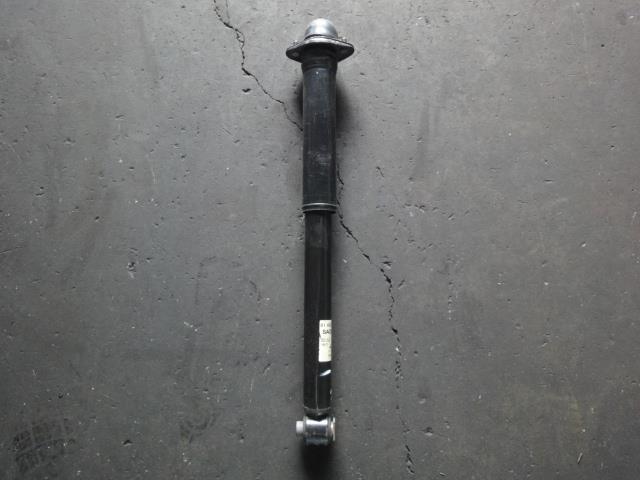 【中古】中古部品 BMW Z3 CH19 右ﾘｱｼｮｯｸｱﾌﾞｿｰﾊﾞｰ 【3340220100-001226203750700】 8,724円
