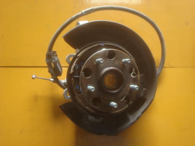 【中古】中古部品 クラウン AWS210 右ﾘｱﾅｯｸﾙﾊﾌﾞ 【3340220100-001493652244410】