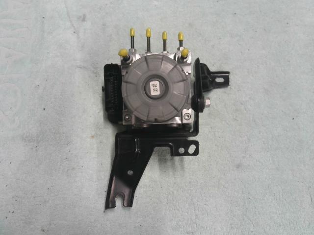 【中古】中古部品 スイフト ZC13S ABSｱｸﾁｭｴｰﾀｰ 【3310200100-000021828842500】
