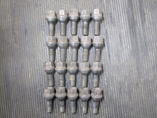 【中古】中古部品 BMW Z4 BT30 ﾎｲｰﾙｷｬｯﾌﾟ 【3330540100-250509000547220】