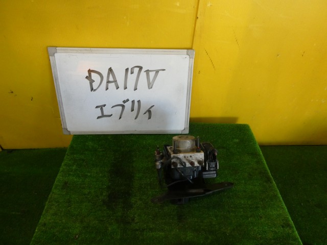 【中古】中古部品 エブリィ DA17V ABSｱｸﾁｭｴｰﾀｰ 【3331010600-250414000242500】