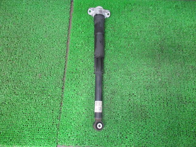 【中古】中古部品 VW ゴルフ AUCJZ 右ﾘｱｽﾄﾗｯﾄ 【3330540100-250512000250310】