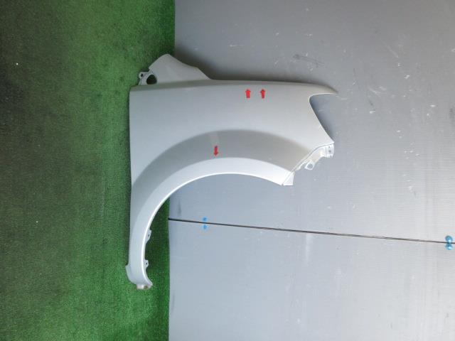 【中古】中古部品 ｅＫワゴン H81W 右ﾌﾛﾝﾄﾌｪﾝﾀﾞｰ 【3330560100-250512000110600】 6,019円