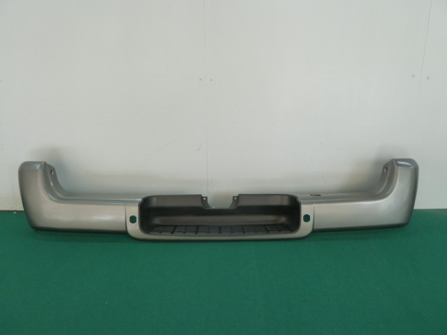 【中古】中古部品 ハイエース LH172V ﾘｱﾊﾞﾝﾊﾟｰ 【3380050000-000037008515100】