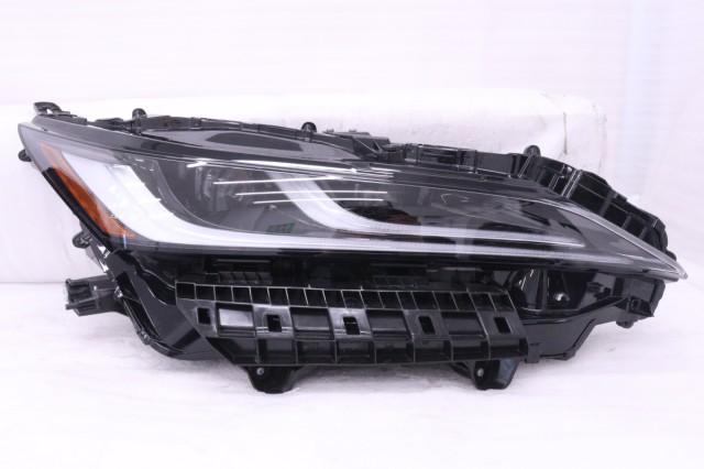 【中古】中古部品 ハリアー MXUA80 右ﾍｯﾄﾞﾗﾝﾌﾟ 【3260520000-250513502110800】