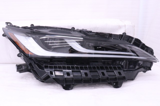 【中古】中古部品 ハリアー MXUA80 右ﾍｯﾄﾞﾗﾝﾌﾟ 【3260520000-250513501910800】｜e-cleマート