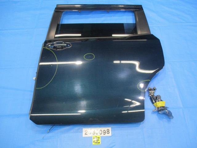 【中古】中古部品 ヴォクシー ZWR80G 左ﾘｱﾄﾞｱ 【3310040100-000253009813400】