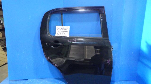 【中古】中古部品 パッソ M700A 右ﾘｱﾄﾞｱ 【3330340100-241204000113300】