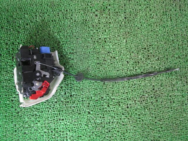 【中古】中古部品 VW ゴルフヴァリアント 1KCAV 右ﾌﾛﾝﾄﾄﾞｱﾛｯｸｿﾚﾉｲﾄﾞ 【3330540100-250512000664550】