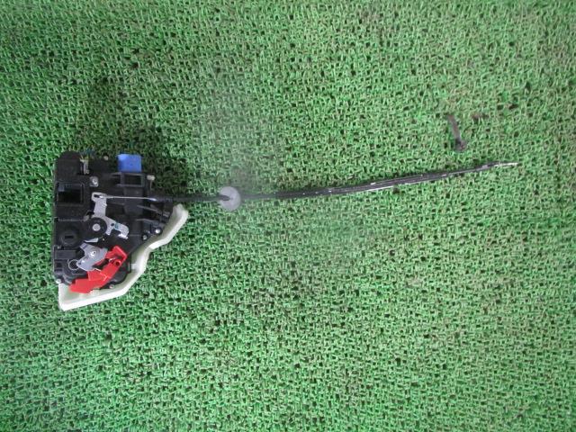 【中古】中古部品 VW ゴルフヴァリアント 1KCAV 右ﾘｱﾄﾞｱﾛｯｸｿﾚﾉｲﾄﾞ 【3330540100-250512000664570】
