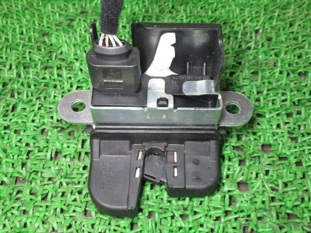 【中古】中古部品 VW ゴルフ 1KCAX ﾄﾗﾝｸ･ﾊﾞｯｸﾄﾞｱﾛｯｸｿﾚﾉｲﾄﾞ 【3330540100-250513000264590】