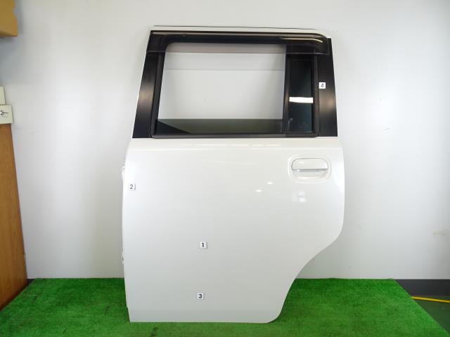 【中古】中古部品 ムーヴコンテ L585S 左ﾘｱﾄﾞｱ 【3330640100-250512000213400】
