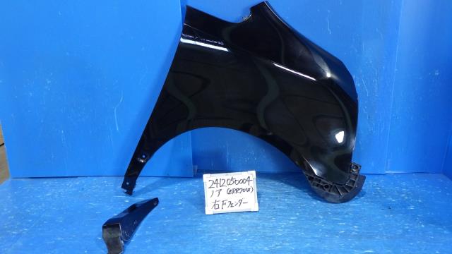 【中古】中古部品 ノア ZRR70W 右ﾌﾛﾝﾄﾌｪﾝﾀﾞｰ 【3330340100-241205000410600】
