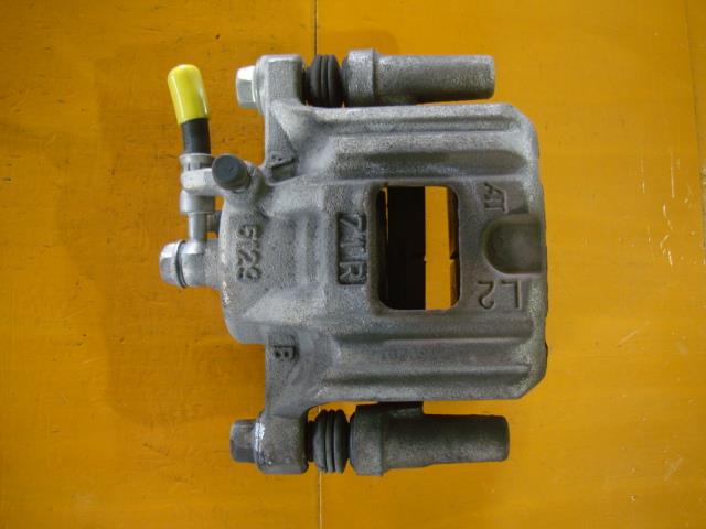 【中古】中古部品 デイズ B21W 左ﾌﾛﾝﾄｷｬﾘﾊﾟｰ 【3340220100-000226026244360】