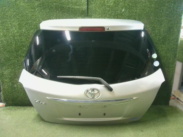 【中古】中古部品 ヴィッツ NSP130 ﾊﾞｯｸﾄﾞｱ 【3260460000-250513000715800】