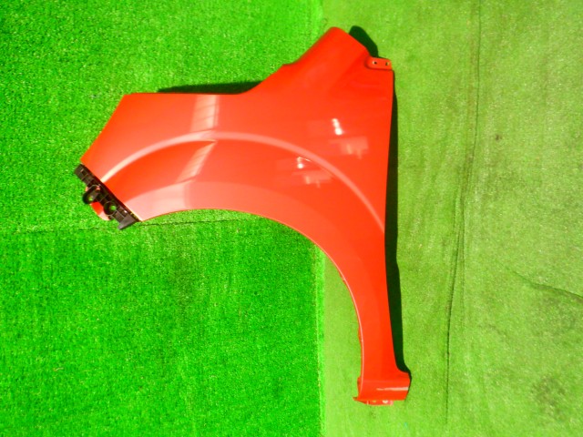 【中古】中古部品 モコ MG33S 左フロントフェンダー 【3340140100-000025125610700】