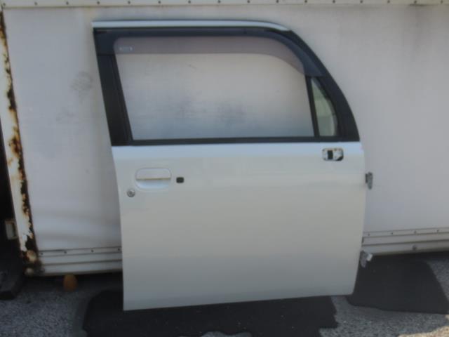 【中古】中古部品 ピクシススペース L575A 右フロントドア 【3340240100-202500004213100】
