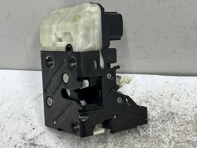 【中古】中古部品 ボルボ 70シリーズ SB5244W 左ﾌﾛﾝﾄﾄﾞｱﾛｯｸｿﾚﾉｲﾄﾞ 【3310070100-000090732464560】
