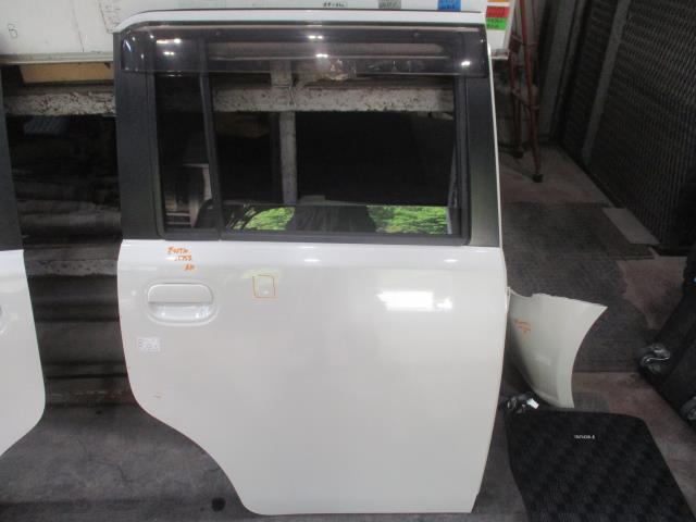 【中古】中古部品 ムーヴコンテ L575S 右リアドア 【3310160100-000004397013300】|e-cleマート