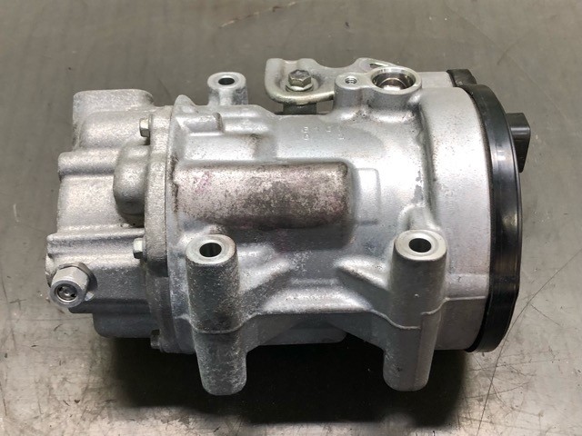 【中古】中古部品 プリウス ZVW50 A/Cｺﾝﾌﾟﾚｯｻｰ 【3330530100-000005386160700】