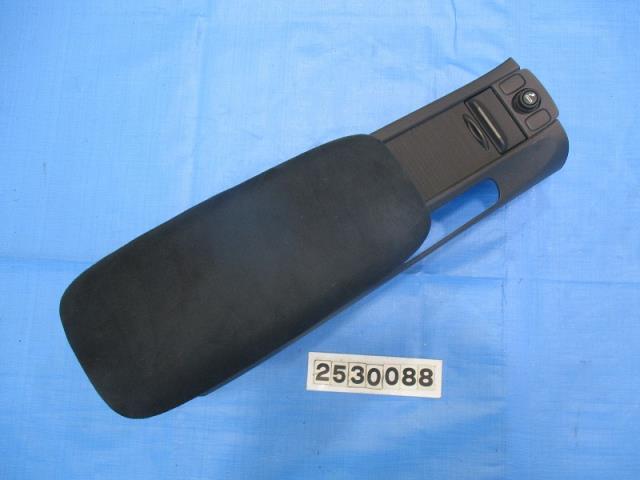 【中古】中古部品 シビック FN2 ｺﾝｿｰﾙﾎﾞｯｸｽ 【3310040100-000253008877100】