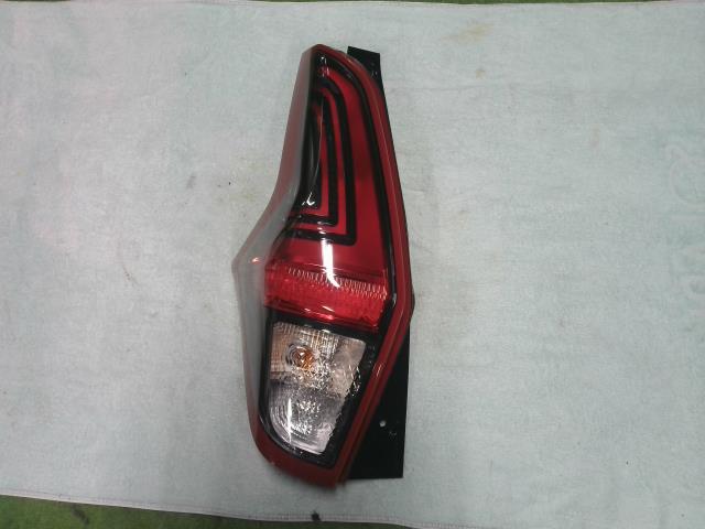 【中古】中古部品 ｅＫワゴン B33W 左ﾃｰﾙﾗﾝﾌﾟ 【3310200100-000021740215600】