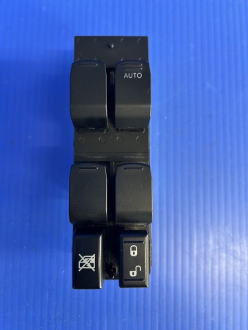 【中古】中古部品 ステラ RN1 ﾊﾟﾜｰｳｲﾝﾄﾞｳｽｲｯﾁ 【3310590000-000001610661900】