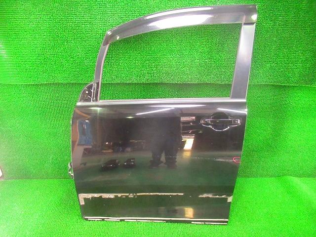 【中古】中古部品 ヴォクシー ZWR80G 左ﾌﾛﾝﾄﾄﾞｱ 【3330210100-000037086713200】